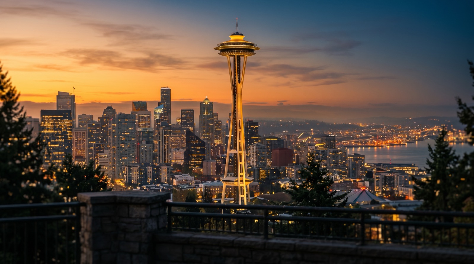 Golden-hour view of the Space Needle and Seattle skyline from Kerry Park